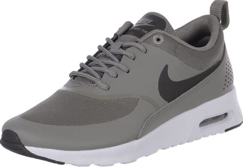nike schuhe in grau